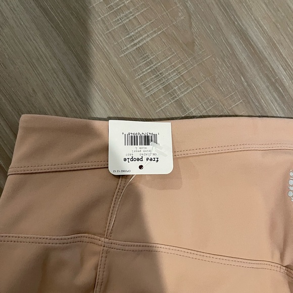 NWT FREE PEOPLE ON CLOUD NINE LEGGING - Picture 5 of 10